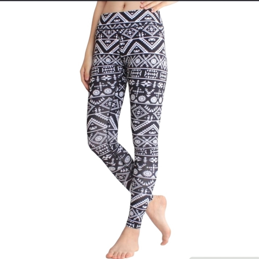 Victoria's Secret Pink Aztec Leggings